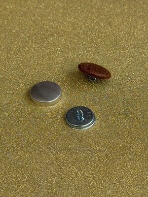 Päällystettävä nappi 36