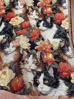 Kissat ja kukat Gobeliinikangas